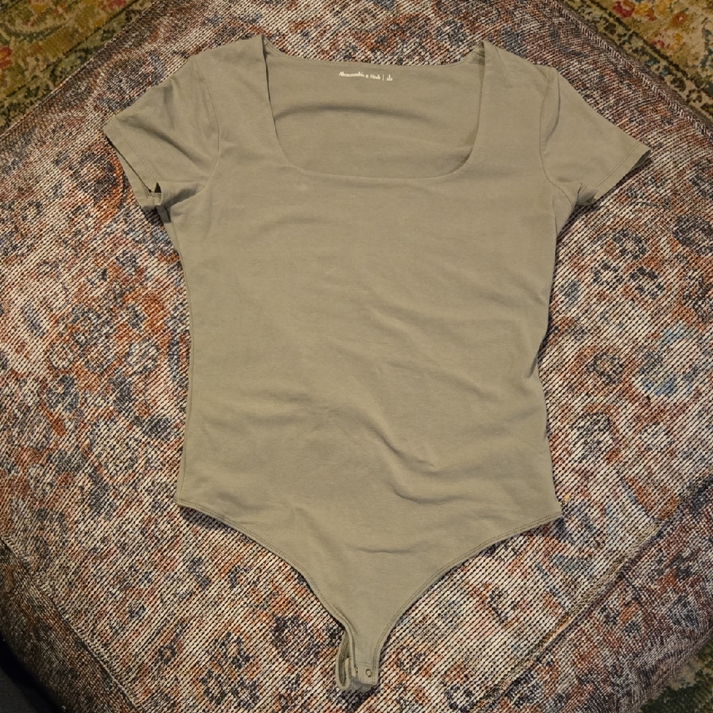Abercrombie & Fitch Soft Matte Short Sleeve Bodysuit, size L, light green